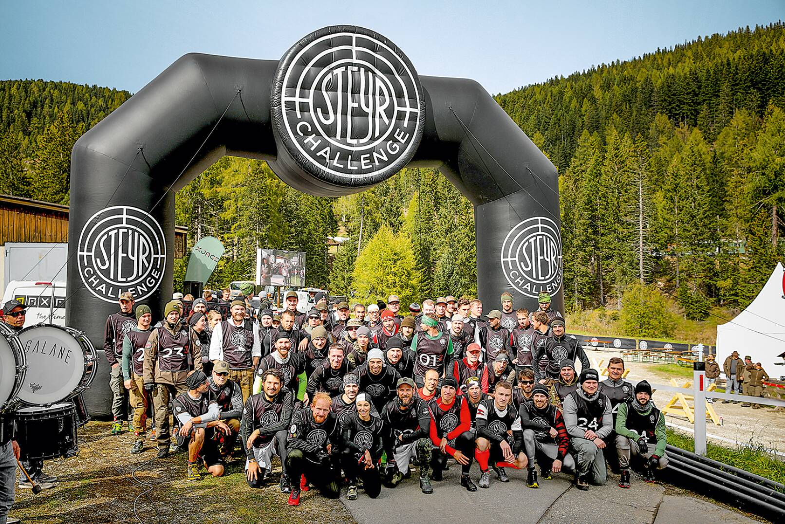Gruppenfoto aller Teilnehmer der Steyr Challenge 2019. - © Peter Rigaud