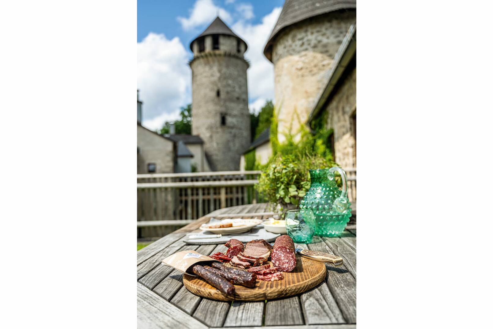 Schloss Litschau - Auf der Onlineplattform porcella.at können Wild und Fisch vom Schloss ­Litschau bestellt werden. - © Martin Grasberger