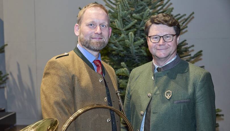 23. Jagdhornbläserkonzert 2025 - Landeshornmeister Gernot Kahofer und der Vorsitzende des Fachausschusses für Jagdliches Brauchtum, Reinhard Doplik, gestalteten die Veranstaltung. - © Georges Schneider/NÖ Jagdverband