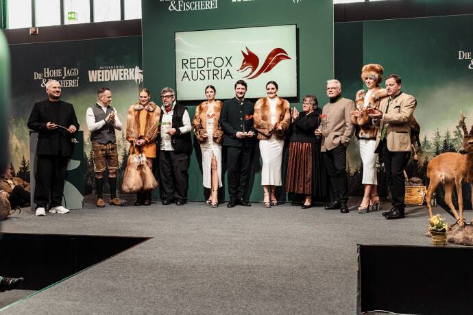 Die Hohe Jagd 2024 - Beim Red Fox ­Austria Award wird Mode aus Fuchspelz, hand­gemacht von österreichischen Kürschnern, von ­einer Jury bewertet und prämiert. – Stets ein Messehighlight! - © RX  Austria 