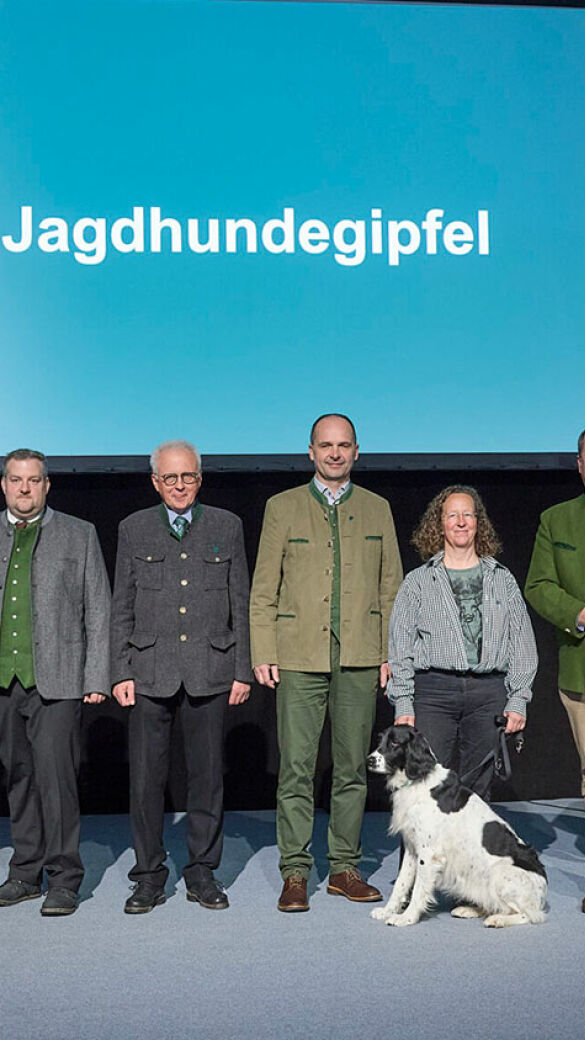Jagdhundeführer und Präsidium - © photonews.at/Georges Schneider