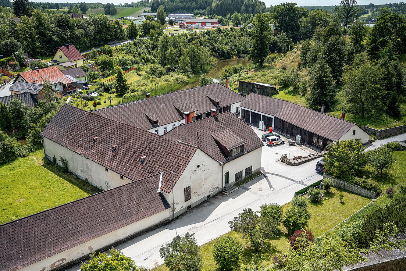 Schloss Litschau - Nahe der tschechischen Grenze hat sich das Ehepaar Seilern-Aspang ganz der Produktion von Fisch- und Wildspezialitäten verschrieben. - © Martin Grasberger