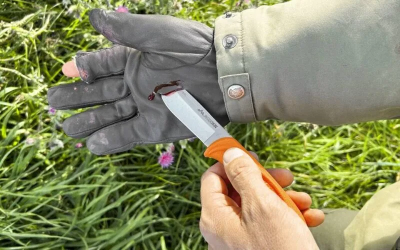 Erste-Hilfe-Maßnahmen bei Schnittverletzungen in der Jagd – Blutung stoppen und Wunde versorgen