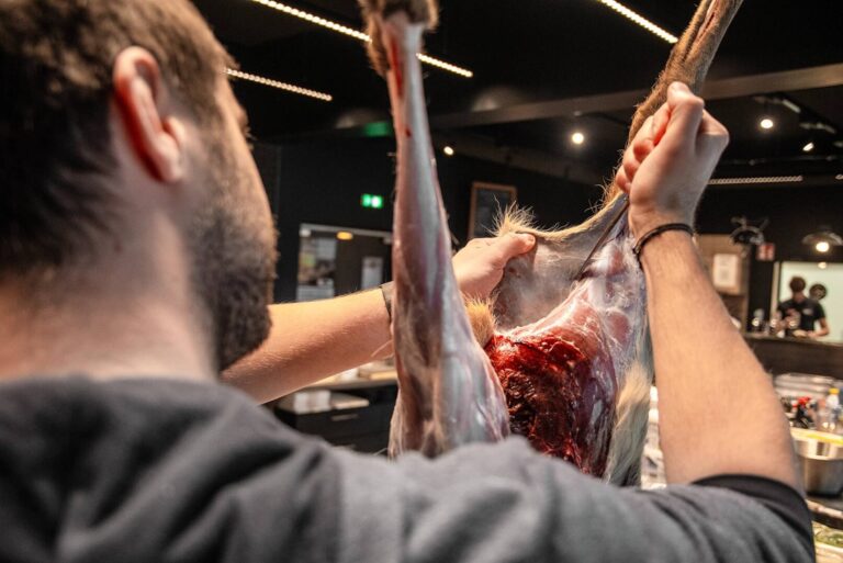 WEIDWERK-Grillkurs mit Jürgen Kernegger: Vorbereitung des Wildbrets