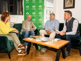 Diskussionsrunde zum Wolfsschutz mit Expert:innen des Vereins Grünes Kreuz