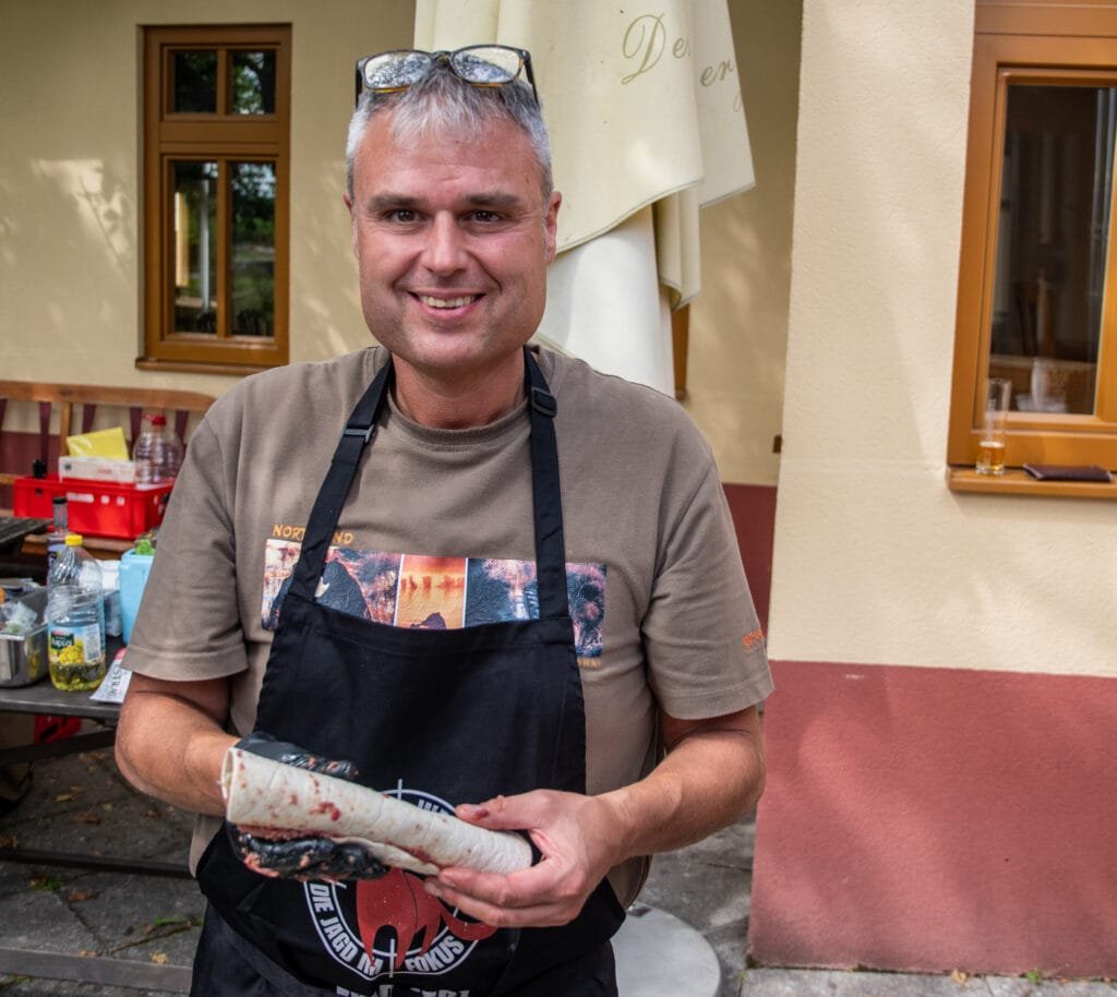 Kursteilnehmer Martin Steinacher war begeistert von den vielfältigen und höchst kreativen Möglichkeiten, Wild zu kochen. Foto Martin Grasberger