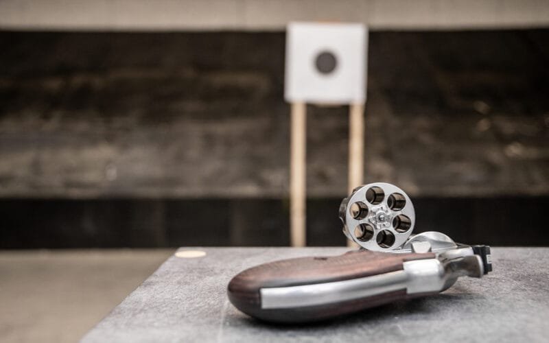 Revolver sind Faustfeuerwaffen und zählen zur Kategorie B.